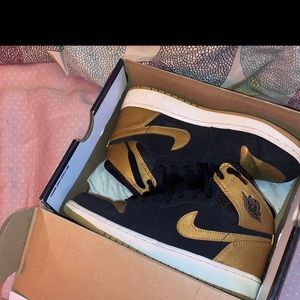 Air Jordan 1 retro high BG - Size 5